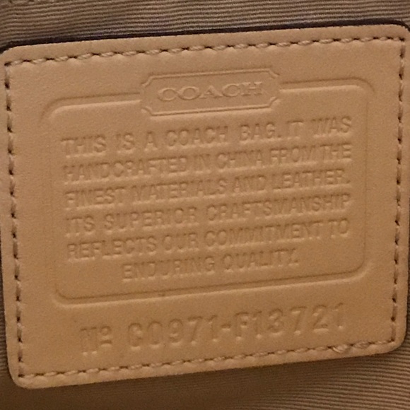 Loved coach bag ❤️❤️ - Picture 4 of 5